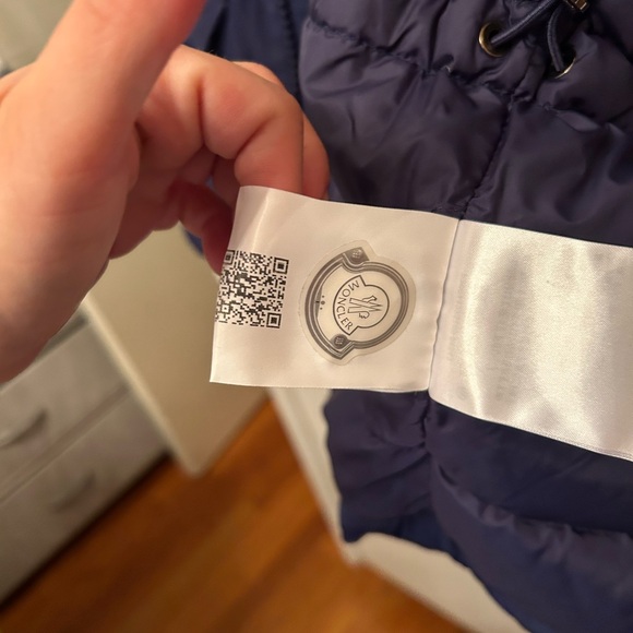 Moncler sz 5A blue warm down jacket. - Picture 8 of 10